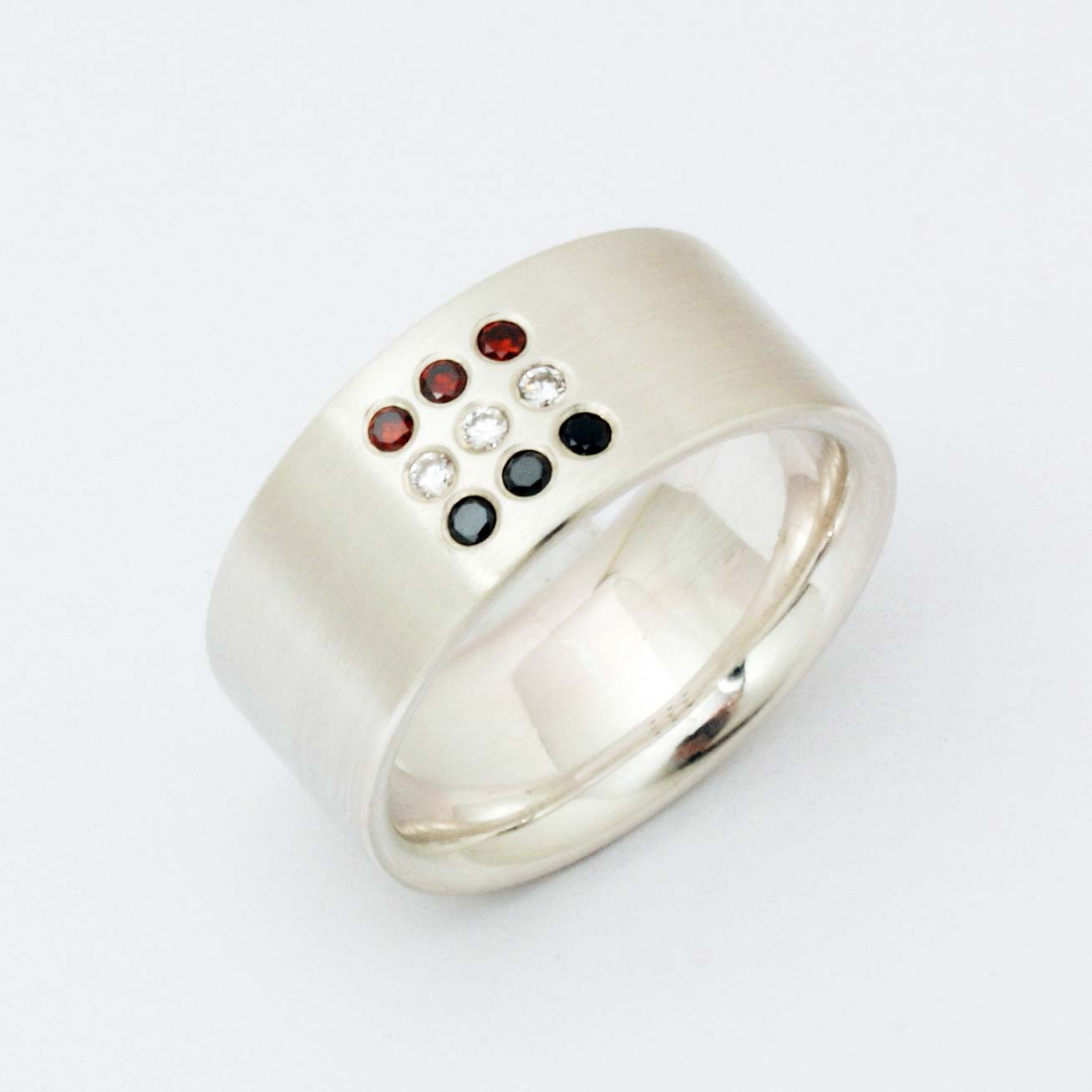 Ring, Silber 925 mit 9 Brillanten von Christian Heinze