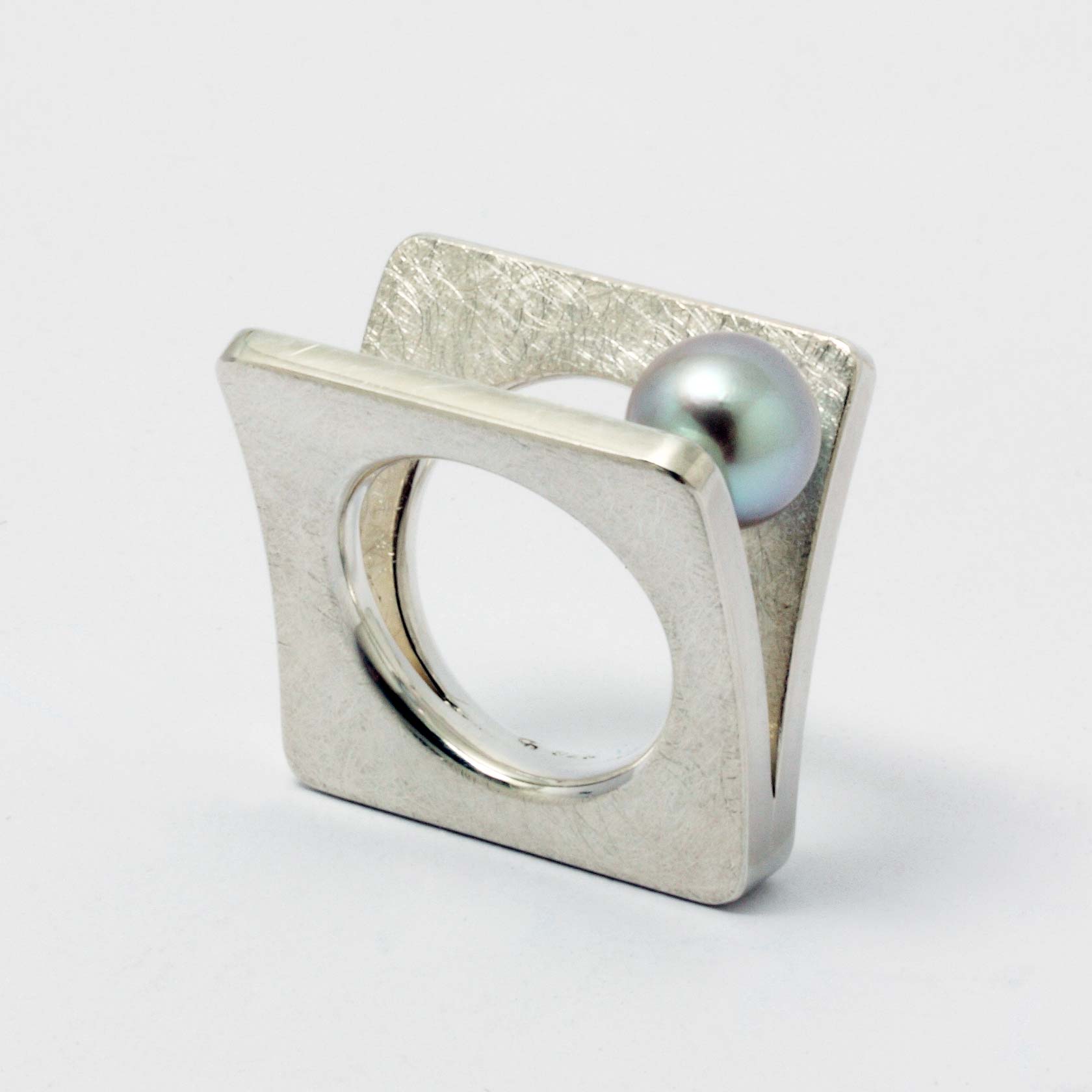 Ring, Silber 925, SWZ Perle von Christian Heinze