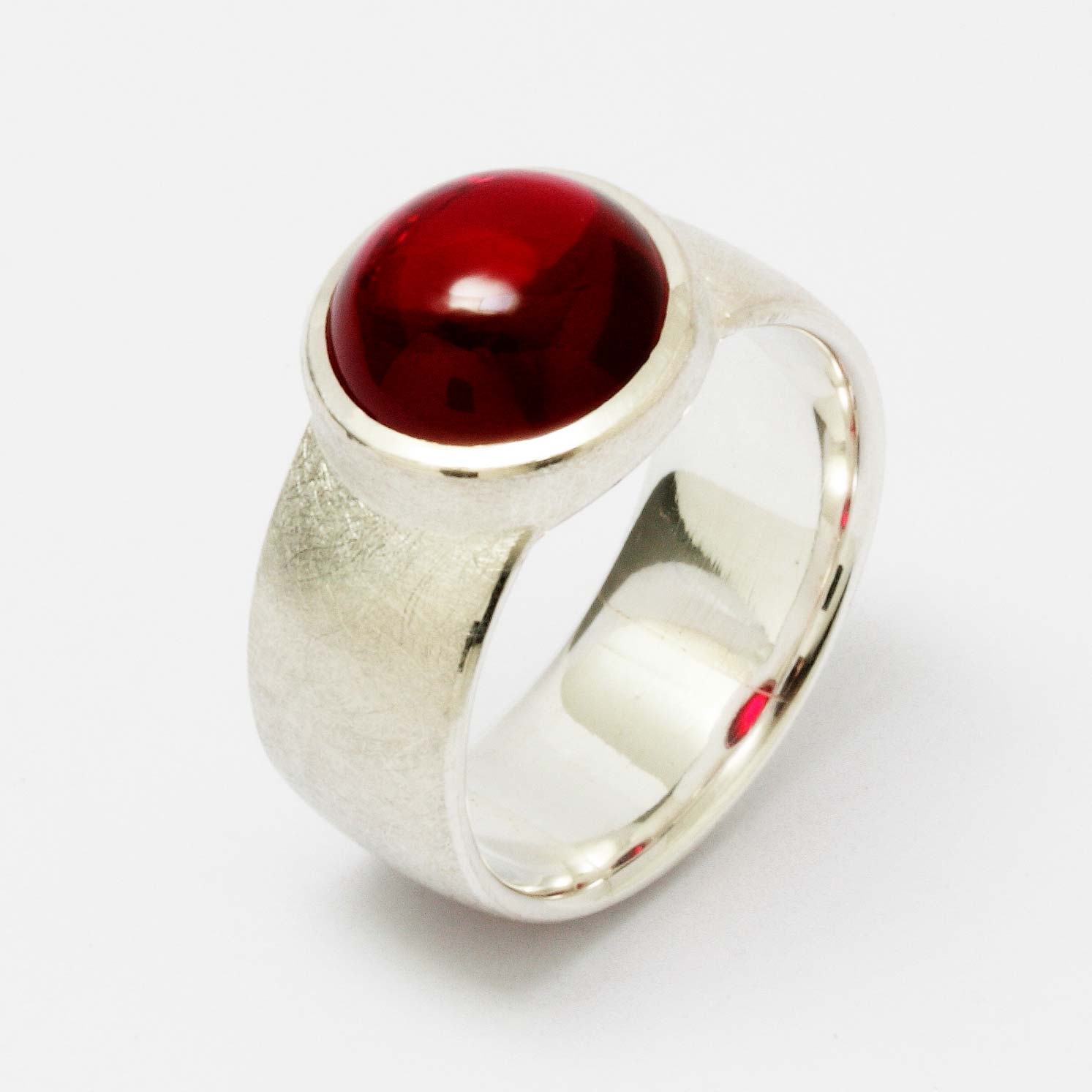 Ring, Silber 925, synt. Rubin Cabochon von Christian Heinze